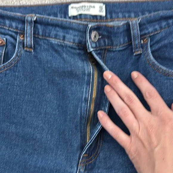 Abercrombie & Fitch “Ankle Straight Ultra High Rise” jeans denim medium wash - Picture 4 of 7